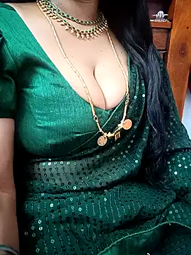 Snapshot of amala_ss chatting on 02-15-25, 10:55 amala ss online show from 02-15-25, 10:55
