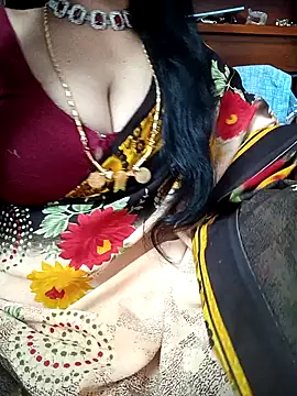 Snapshot of amala_ss chatting on 02-15-25, 04:01 amala ss online show from 02-15-25, 04:01