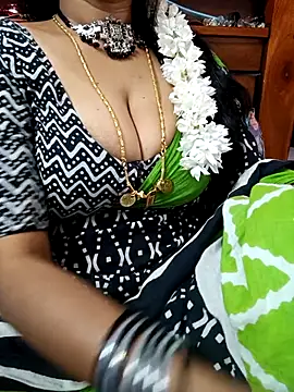 Snapshot of amala_ss chatting on 02-20-25, 03:01 amala ss online show from 02-20-25, 03:01