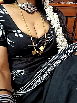 Snapshot of amala_ss chatting on 02-20-25, 07:12 amala ss online show from 02-20-25, 07:12