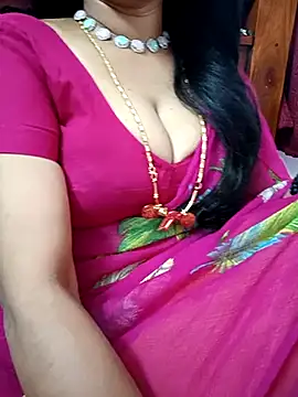 Snapshot of amala_ss chatting on 03-07-25, 03:08 amala ss online show from 03-07-25, 03:08