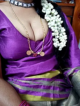 Snapshot of amala_ss chatting on 03-07-25, 02:23 amala ss online show from 03-07-25, 02:23