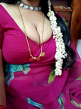 Snapshot of amala_ss chatting on 03-10-25, 06:59 amala ss online show from 03-10-25, 06:59