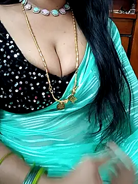 Snapshot of amala_ss chatting on 03-10-25, 10:59 amala ss online show from 03-10-25, 10:59