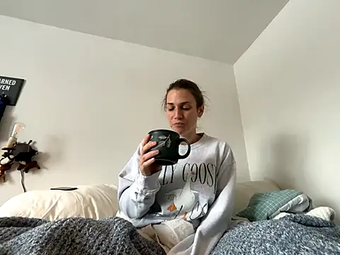 MissSwitch online show from 12-04-24, 01:42