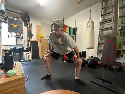 MissSwitch online show from 12-12-24, 05:37