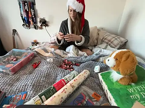 MissSwitch online show from 12-23-24, 01:45