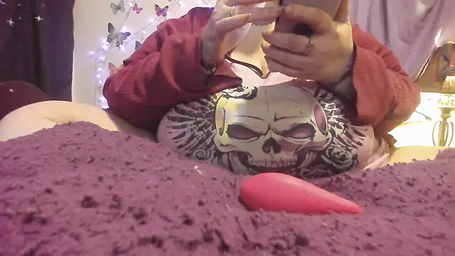 Snapshot of Alli_Kat chatting on 03-03-25, 08:05 Alli Kat online show from 03-03-25, 08:05