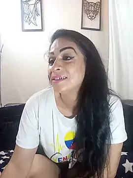 Snapshot of Rosy_sexxx chatting on 06-27-26, 12:37 Rosy sexxx online show from 06-27-26, 12:37