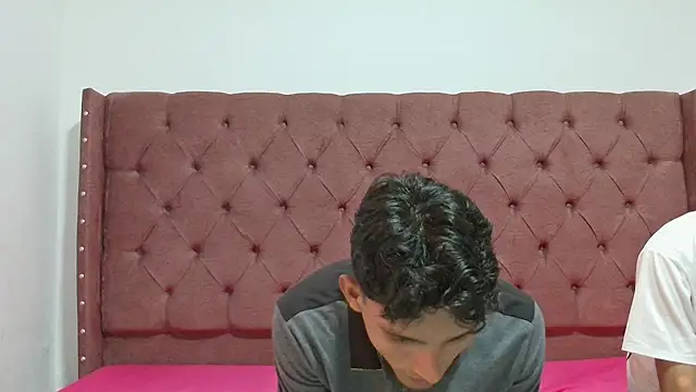 boys yourparty online show from 03-04-25, 01:17