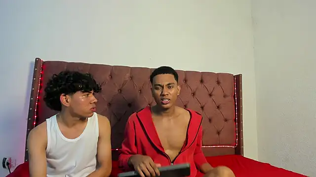 Snapshot of boys_yourparty chatting on 01-13-26, 01:11 boys yourparty online show from 01-13-26, 01:11