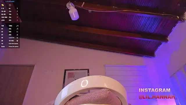 Snapshot of lil_hanna18 chatting on 12-18-24, 02:49 lil hanna18 online show from 12-18-24, 02:49