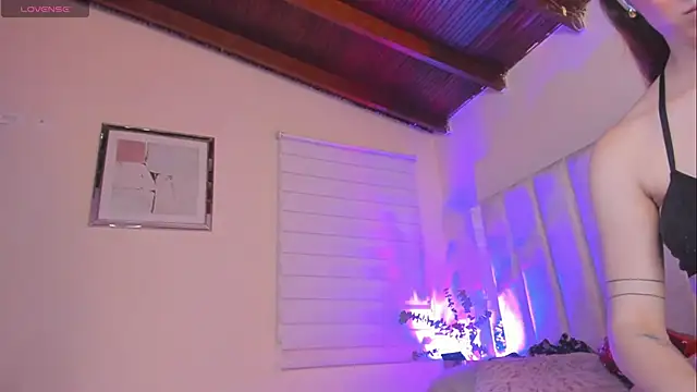 Snapshot of lil_hanna18 chatting on 02-20-25, 11:42 lil hanna18 online show from 02-20-25, 11:42