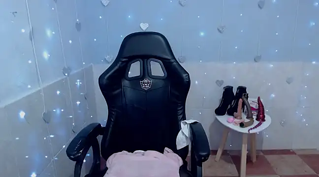 kiara scottt online show from 02-01-25, 05:07