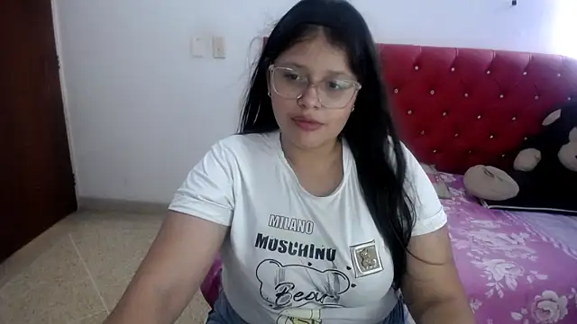 Snapshot of angel_barbie_1 chatting on 06-19-26, 02:54 angel barbie 1 online show from 06-19-26, 02:54