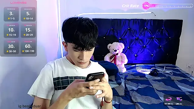 Snapshot of benji_hoter chatting on 09-16-25, 03:35 benji hoter online show from 09-16-25, 03:35