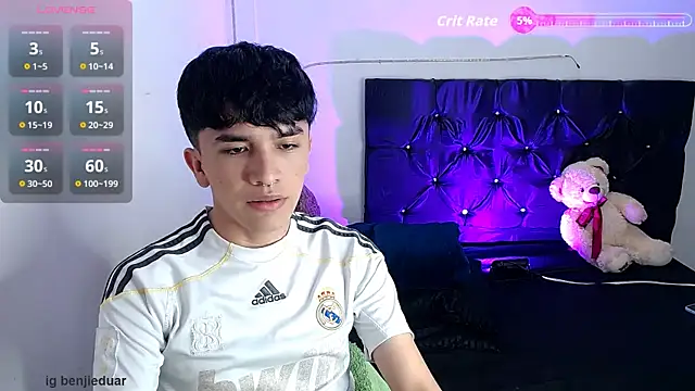 Snapshot of benji_hoter chatting on 10-03-25, 10:18 benji hoter online show from 10-03-25, 10:18