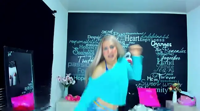 DarianaGia online show from 12-14-24, 09:18