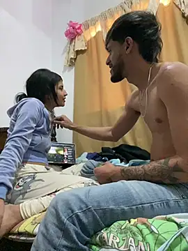 Snapshot of Rouuus12 chatting on 02-12-26, 02:01 Rouuus12 online show from 02-12-26, 02:01