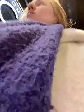 SuzieMurray online show from 12-18-24, 09:14