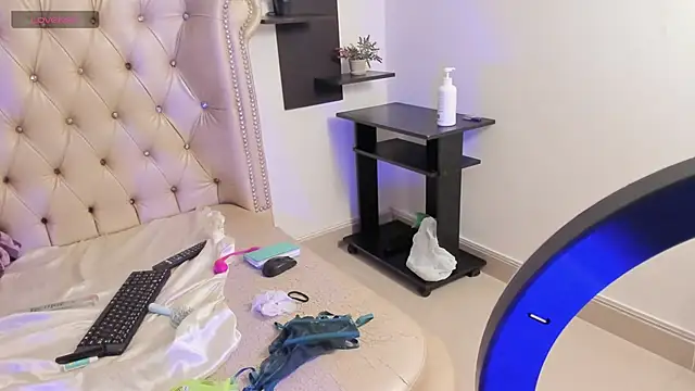 AlexaFoxy18 online show from 02-12-25, 10:56