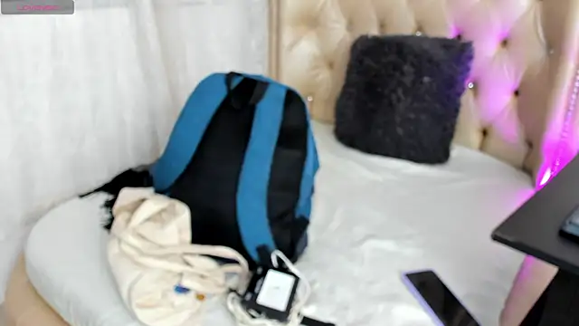 AlexaFoxy18 online show from 09-13-25, 05:07