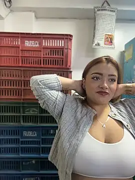 Snapshot of Tatiana_O chatting on 05-19-26, 01:06 Tatiana O online show from 05-19-26, 01:06