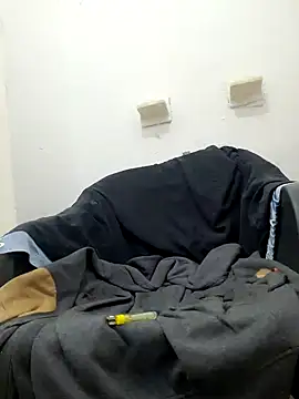 charlesss19 online show from 02-27-25, 08:39