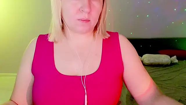 Snapshot of sarakatherin chatting on 11-26-25, 06:58 sarakatherin online show from 11-26-25, 06:58