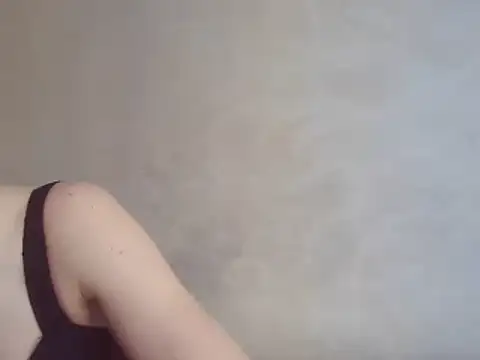 Snapshot of CaitlinaJayne23 chatting on 02-08-25, 11:33 CaitlinaJayne23 online show from 02-08-25, 11:33