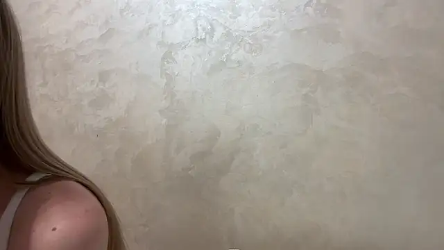 Snapshot of CaitlinaJayne23 chatting on 06-01-26, 06:20 CaitlinaJayne23 online show from 06-01-26, 06:20