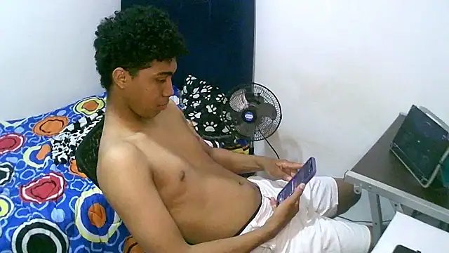 Snapshot of sexy_diamante_ chatting on 09-21-25, 10:22 sexy diamante online show from 09-21-25, 10:22