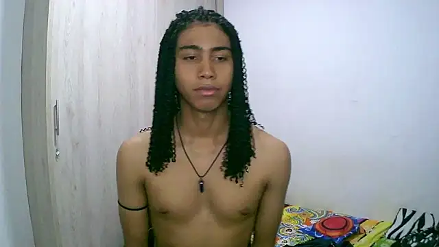 Snapshot of sexy_diamante_ chatting on 11-17-25, 04:29 sexy diamante online show from 11-17-25, 04:29