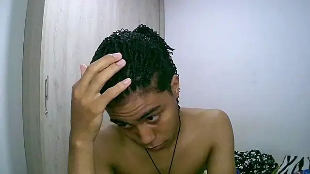 Snapshot of sexy_diamante_ chatting on 11-18-25, 01:55 sexy diamante online show from 11-18-25, 01:55