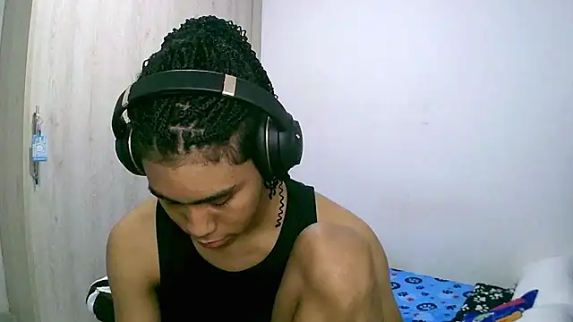 Snapshot of sexy_diamante_ chatting on 11-21-25, 01:59 sexy diamante online show from 11-21-25, 01:59