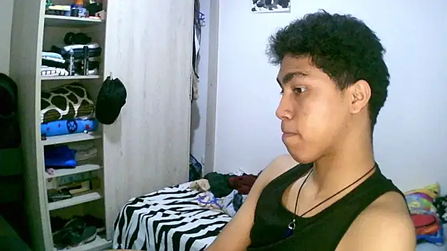 sexy diamante  online show from 03-17-26, 02:27