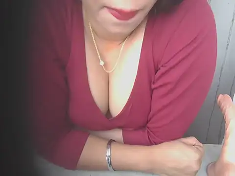 Snapshot of sexy-honey09 chatting on 02-12-25, 05:58 sexy-honey09 online show from 02-12-25, 05:58