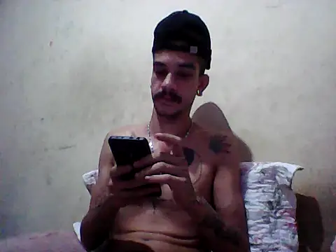 gatobranco001 online show from 03-11-25, 08:42