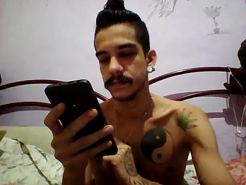 gatobranco001 online show from 03-23-25, 02:48