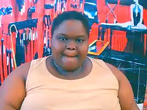 Snapshot of EbonyHotBuns chatting on 10-29-25, 09:33 EbonyHotBuns online show from 10-29-25, 09:33