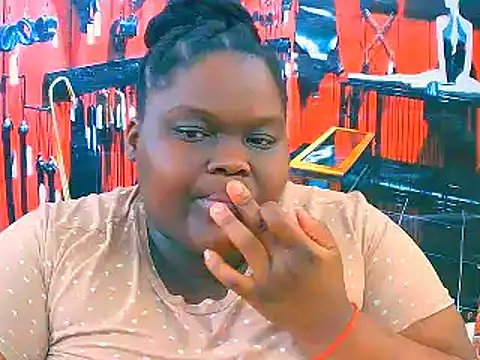 Snapshot of EbonyHotBuns chatting on 11-08-25, 06:46 EbonyHotBuns online show from 11-08-25, 06:46