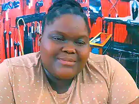 Snapshot of EbonyHotBuns chatting on 11-11-25, 07:19 EbonyHotBuns online show from 11-11-25, 07:19