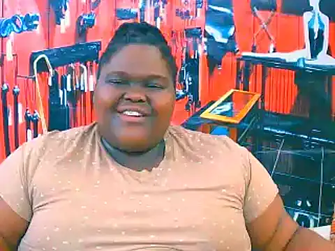 Snapshot of EbonyHotBuns chatting on 11-12-25, 07:42 EbonyHotBuns online show from 11-12-25, 07:42