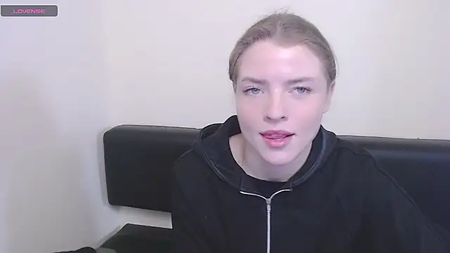 Snapshot of MissOliviaa_ chatting on 12-09-24, 11:36 MissOliviaa  online show from 12-09-24, 11:36