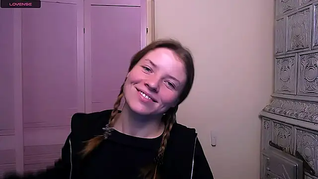 Snapshot of MissOliviaa_ chatting on 12-21-24, 12:16 MissOliviaa  online show from 12-21-24, 12:16