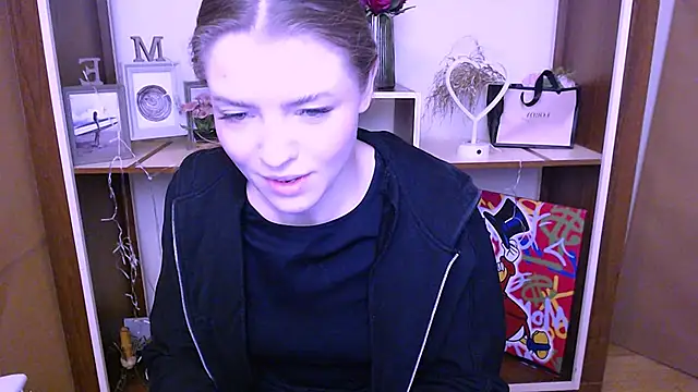 Snapshot of MissOliviaa_ chatting on 12-24-24, 10:55 MissOliviaa  online show from 12-24-24, 10:55