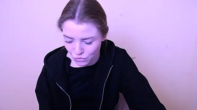 Snapshot of MissOliviaa_ chatting on 01-16-25, 08:22 MissOliviaa  online show from 01-16-25, 08:22