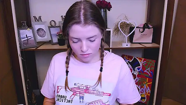 Snapshot of MissOliviaa_ chatting on 01-25-25, 12:47 MissOliviaa  online show from 01-25-25, 12:47