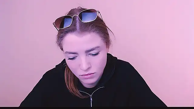 Snapshot of MissOliviaa_ chatting on 02-10-25, 08:20 MissOliviaa  online show from 02-10-25, 08:20