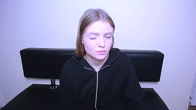 Snapshot of MissOliviaa_ chatting on 02-18-25, 11:44 MissOliviaa  online show from 02-18-25, 11:44